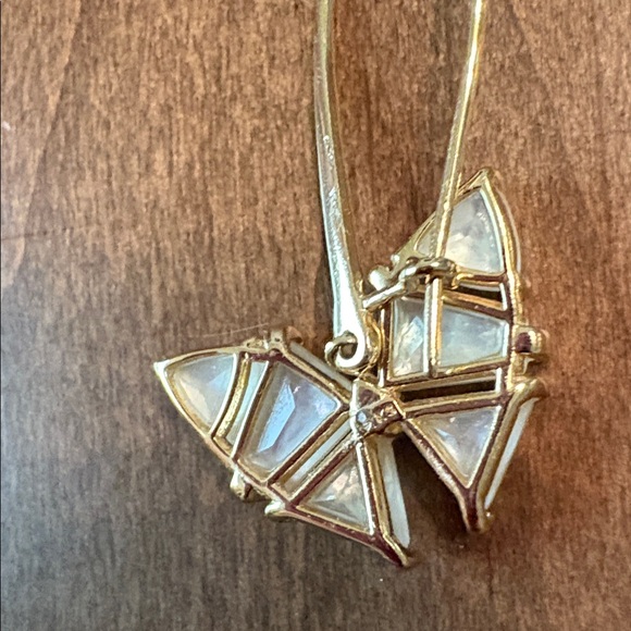 EUC Kendra Scott Gold&Ivory Mother-Of-Pearl Butterfly Earrings Price now FIRM - Picture 5 of 11